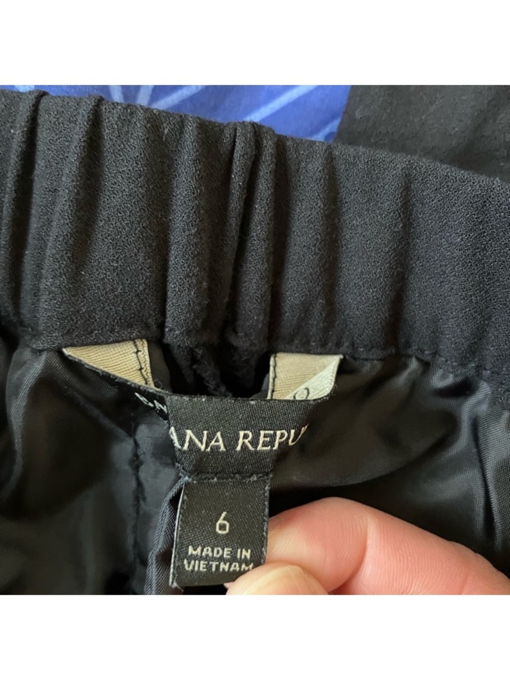 Banana Republic Black Ankle-Length Slim Pants - Picture 6 of 6